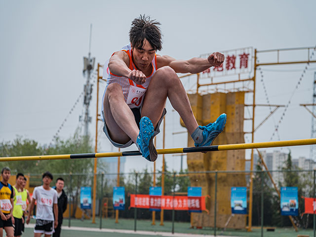 比拼激扬梦想 挥洒青春活力——晋中信息学院第十四届田径运动会