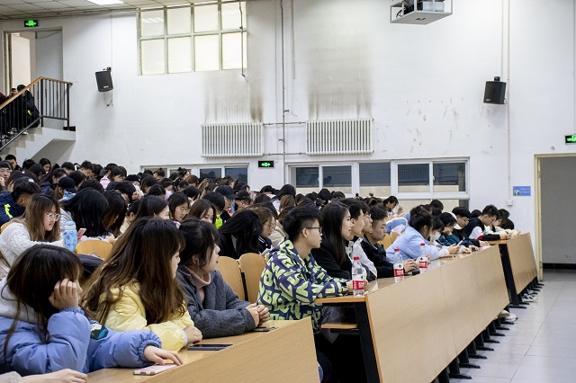 【辅导员说完满】书香飘完满 大咖传记读书报告会