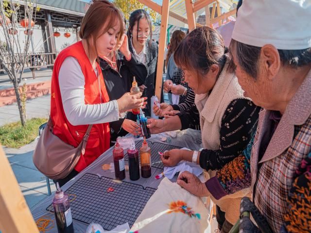 【志愿服务】情暖社区 千古遗韵——艺术传媒学院“拾遗记”非遗传承在行动