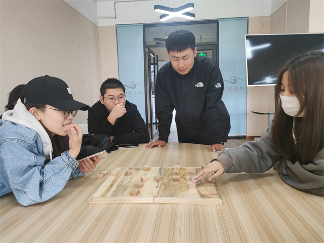 【完满团支部】乌马河棋 益智博弈——艺术传媒学院数媒2101班完满团支部活动