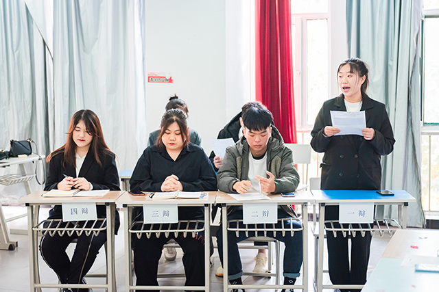 【学长计划】运筹帷幄之中 决胜赛场之上——“白马非马 唇枪舌战”艺术传媒学院第十届“传媒杯”辩论赛初赛新闻稿