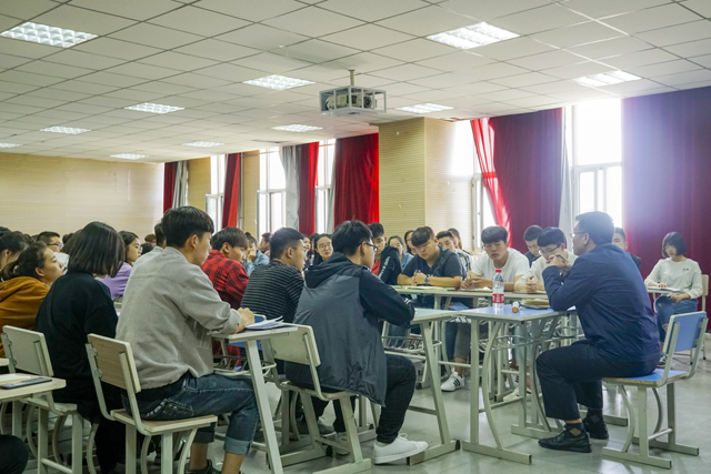 【院长座谈会】共同经历 愿一起努力——记艺术传媒学院5月系主任接待日及座谈会