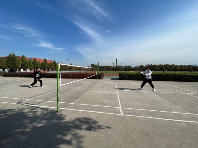 【完满班级】凝心聚力 羽你同行——艺术传媒学院数字媒体2002班羽毛球活动新闻稿