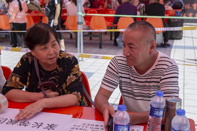焦黄枫叶落 迎新在今朝
