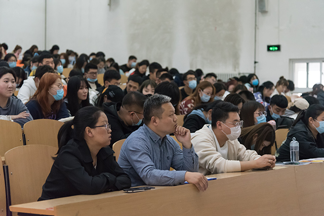 【毕业实习】职场扬帆 筑梦起航——艺术传媒学院召开毕业实习动员大会