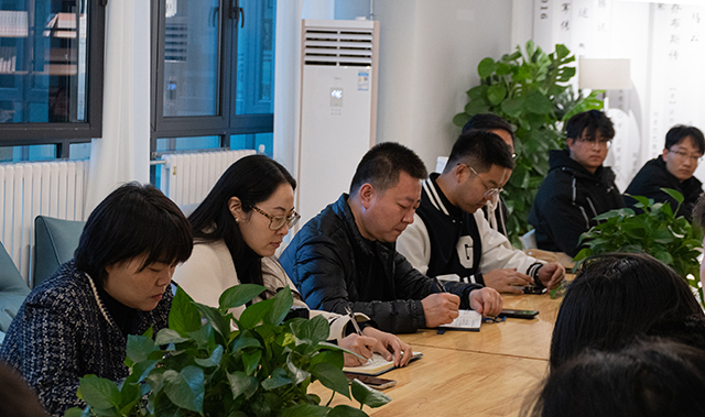 【期中座谈】倾听学生心声 助力学生成长——艺术传媒学院召开2023-2024学年第一学期期中座谈会