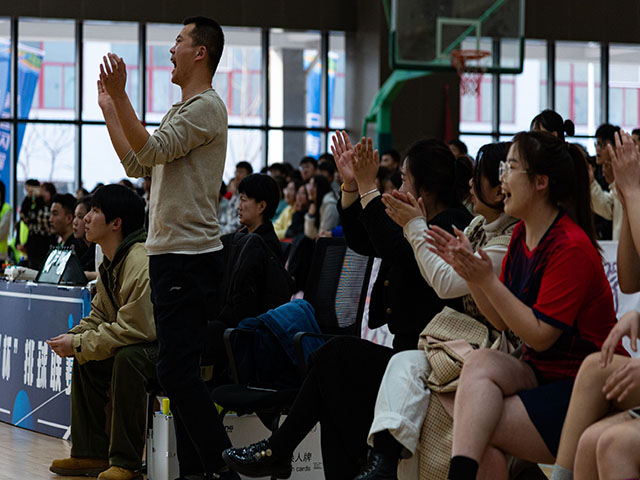 传递排球激情 扣出艺术风采——第十届“至强杯”排球联赛决赛