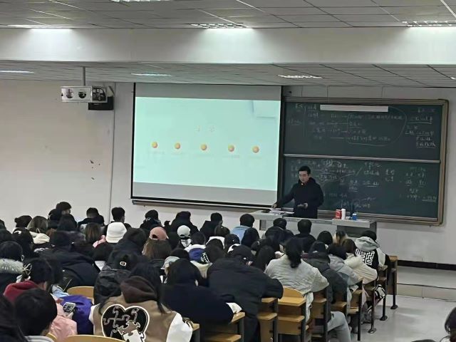 【辅导员说完满】从EDG到EDA新时代大学生的群体肖像——2021级环设数媒主题班会