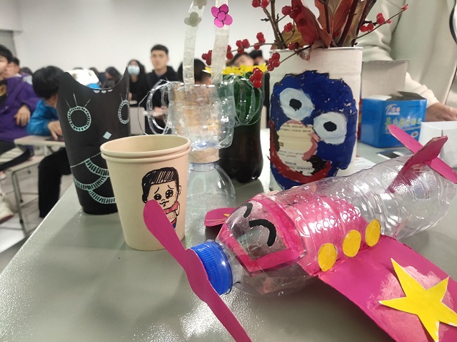 【完满班级】低碳又环保 废品变为宝