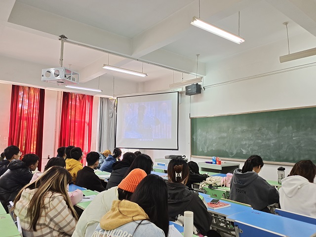 【完满班级】青春无畏 逐梦扬威 ——艺术传媒学院数媒2001班体育教学观影活动