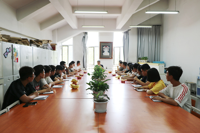 【院长座谈会】努力过后 方能破茧成蝶——记艺术传媒学院6月院长接待日及座谈会