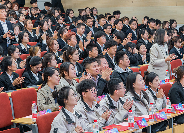 “Y10十号”列车已到达“Y11号”换届大会站