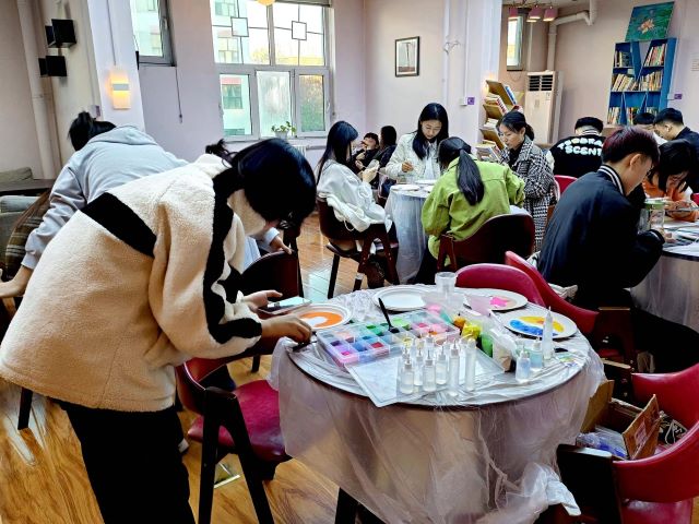 【B类社团】青春冉冉 让思绪在指尖飞扬——固体沙画创意纸盘制作活动(第二期)