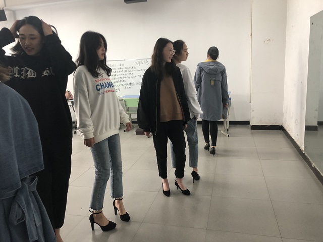 【B类社团】初次见面，请多多指教 ——模特社开展第一次训练讲解