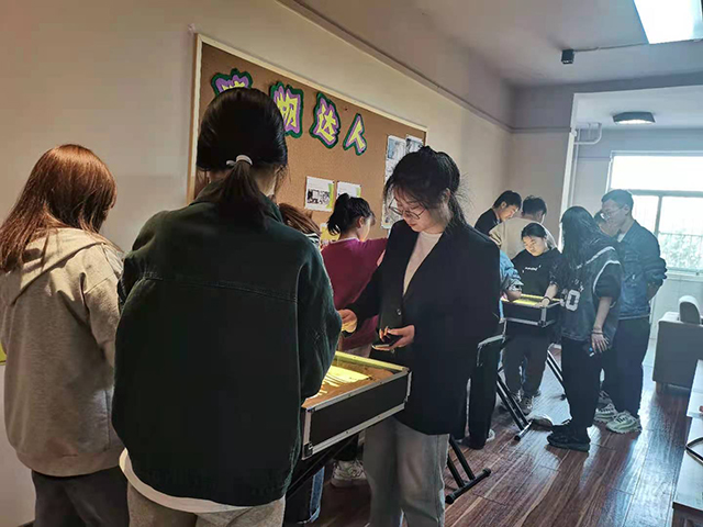【B类社团】聚沙汇爱 艺起光盘