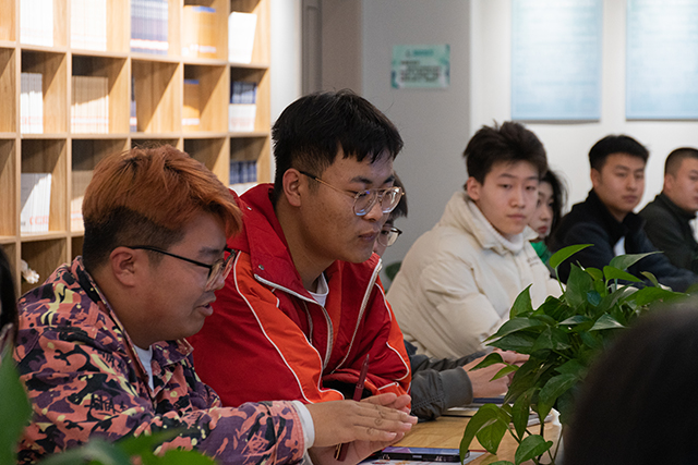 【期中座谈】倾听学生心声 助力学生成长——艺术传媒学院召开2023-2024学年第一学期期中座谈会