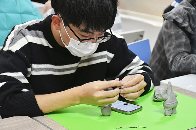 【1+1>2】艺家人携手远景学子与“泥”梦幻联动 “艺承非遗技艺 创远景新圈层