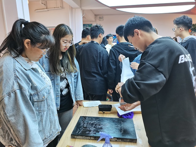 【公益服务】致力公益 成就未来 ——艺术传媒学院“拾遗记”金石传拓文化雅集行动第25期