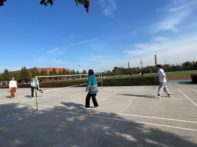 【完满班级】凝心聚力 羽你同行——艺术传媒学院数字媒体2002班羽毛球活动新闻稿