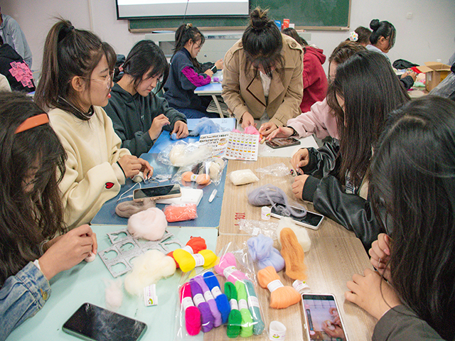【学长计划】艺家人戳了戳你 在线召唤容嬷嬷