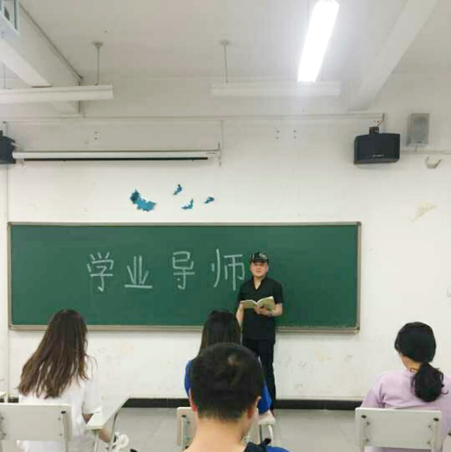 【学业导师】毕业季的畅想——记艺术传媒学院5月学业导师见面会毕业季的畅想——记艺术传媒学院5月学业导师见面会